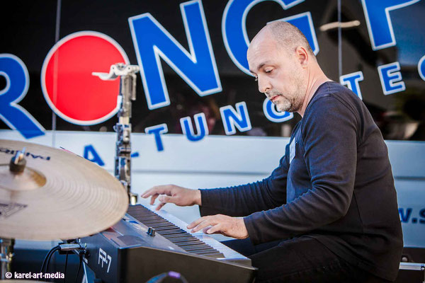 Keyboard Liveauftritt in der Musikschule in Nürnberg 