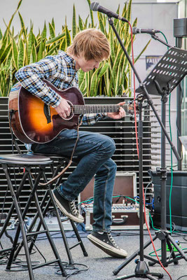 Music Secrets Schüler Live bei der Messe Nürnberg 2016 Gitarren Solo 3