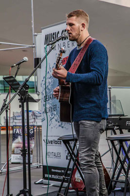 Music Secrets Gitarren Schüler Live bei der Messe Nürnberg 2016