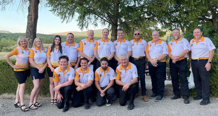 Aussie team at Universal Trench World Championships - John Wojcik at the right end of front row.