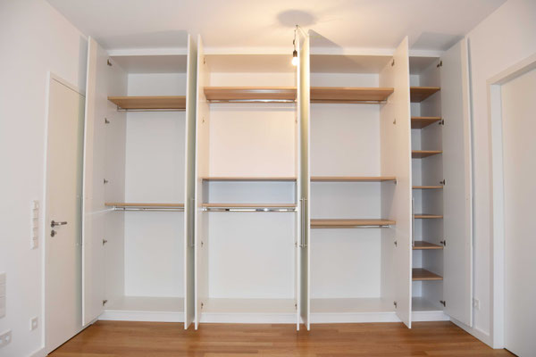 www.der-einbauschrank.de / Schlafzimmereinbauschrank weiß