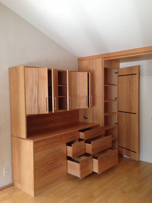 www.der-einbauschrank.de     Schlafzimmereinbauschrank in Massivholz