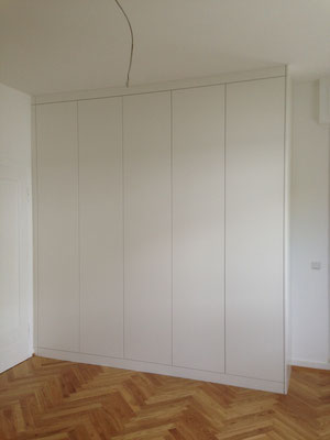 www.der-einbauschrank.de / Schlafzimmereinbauschrank weiß