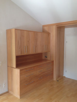 www.der-einbauschrank.de     Schlafzimmereinbauschrank in Massivholz