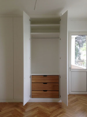 www.der-einbauschrank.de / Schlafzimmereinbauschrank weiß