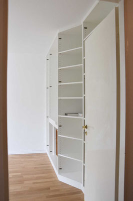 www.der-einbauschrank.de     Schlafzimmereinbauschrank weiß