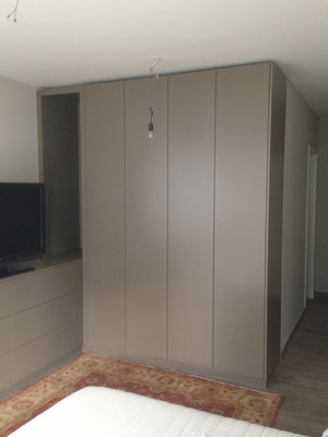 www.der-einbauschrank.de     Schlafzimmereinbauschrank