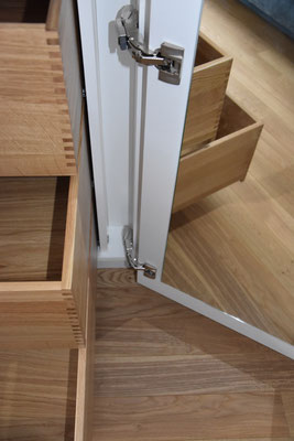 www.der-einbauschrank.de     Schlafzimmereinbauschrank weiß