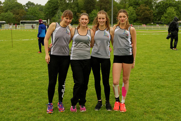 Le 4x100m féminin : Roxane, Cyrielle, Florence P et Emilie B