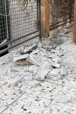 Anfang April haben wir mit dem Abbruch des alten Terrassenbodens begonnen.