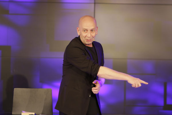 Zauberer Reutlingen Comedy Zauberkunstler Buchen Zauberer Thomas Gysin