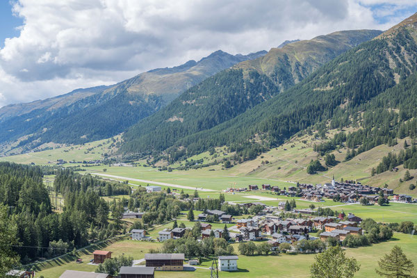 Blick hinunter auf Ulrichen