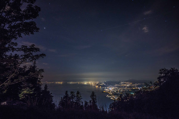 Nachtstimmung am Genfer See über Montreux