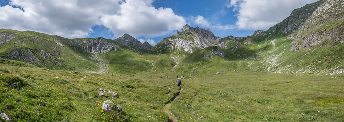 Wanderung um den Pizzo d'Uomo vom Lukmanierpass