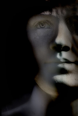 Schatten im Blick - © Helga Jaramillo Arenas - Fotografie und Poesie / Mai 2019