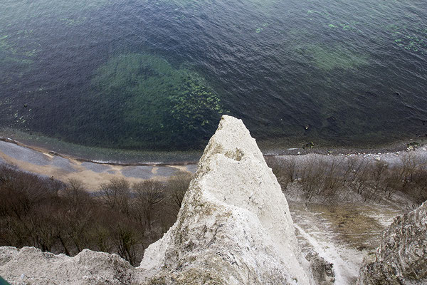 Tiefblick - Der Victoriablick/Rügen - © Helga Jaramillo Arenas - Fotografie und Poesie / April 2024