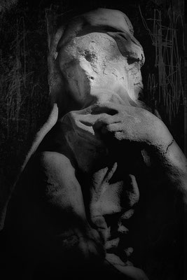 Den Blick für das Wesentliche verloren - © Helga Jaramillo Arenas - Fotografie und Poesie / Mai 2019