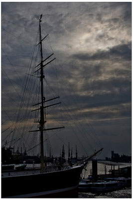 Im Hafen / Hamburg - © Helga Jaramillo Arenas - Fotografie und Poesie / Mai 2012