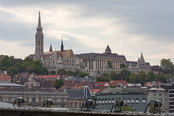 Der unruhige Himmel - Fischerbastei - Budapest -  © Helga Jaramillo Arenas - Fotografie und Poesie / Mai 2023