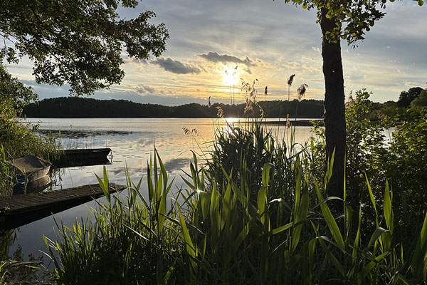 Die Stille am Abend - Uckermark - © Helga Jaramillo Arenas - Fotografie und Poesie / Mai 2025