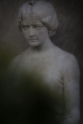 Vor Schatten stehen (2) - © Helga Jaramillo Arenas - Fotografie und Poesie / Dezember 2018