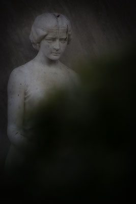Vor Schatten stehen - © Helga Jaramillo Arenas - Fotografie und Poesie / Dezember 2018