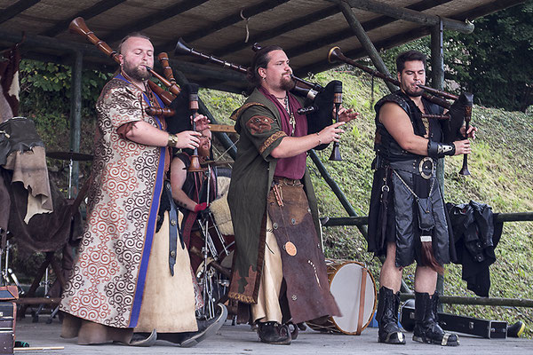 Die Spielleute Tarranis/Mittelalterfest auf der Ronneburg 2017 - © Helga Jaramillo Arenas - Fotografie und Poesie / Oktober 2017