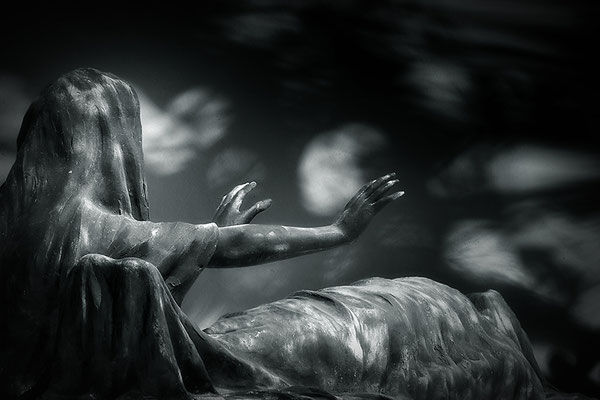 Die Beschwörung - © Helga Jaramillo Arenas - Fotografie und Poesie / November 2018