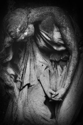Der grausame Mangel an Liebe - © Helga Jaramillo Arenas - Fotografie und Poesie / Mai 2018