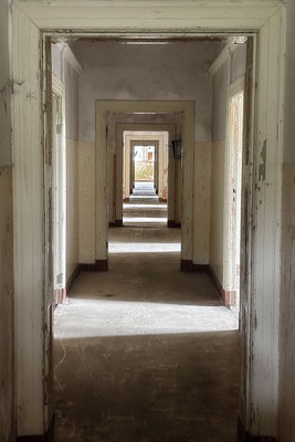 Im Rahmen bleiben - © Helga Jaramillo Arenas - Fotografie und Poesie / Mai 2025