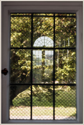 Das Fenster im Garten - © Helga Jaramillo Arenas - Fotografie und Poesie / September 2016