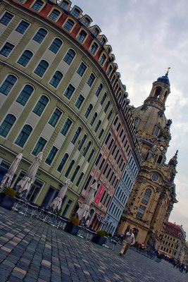 An der Kirche (2) / Dresden - © Helga Jaramillo Arenas - Fotografie und Poesie / Oktober 2014