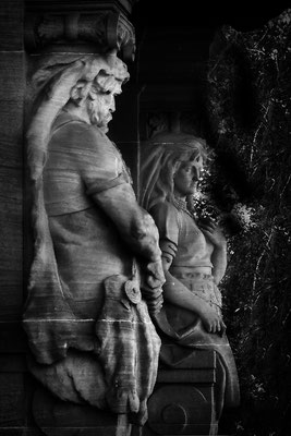  Nachgedanken - © Helga Jaramillo Arenas - Fotografie und Poesie / April 2026