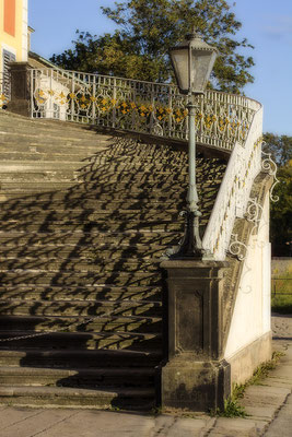 Faszinierende Schatten -  Schloß Pillnitz / Dresden - © Helga Jaramillo Arenas - Fotografie und Poesie / Februar 2021