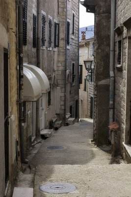 Malerische Gassen - Herceg Novi/Montenegro -  © Helga Jaramillo Arenas - Fotografie und Poesie / September 2022