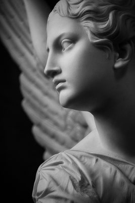 Schattenengel (1) - © Helga Jaramillo Arenas - Fotografie und Poesie / Juni 2019