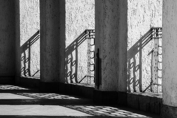 Schattenlicht (1) - © Helga Jaramillo Arenas - Fotografie und Poesie / September 2018