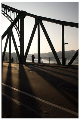 Schattenwurf / Berlin-Glienicker Brücke - © Helga Jaramillo Arenas - Fotografie und Poesie / Oktober 2011