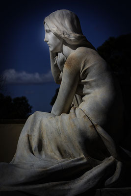 Die Gedanken am Abend (1) - © Helga Jaramillo Arenas - Fotografie und Poesie / April 2019