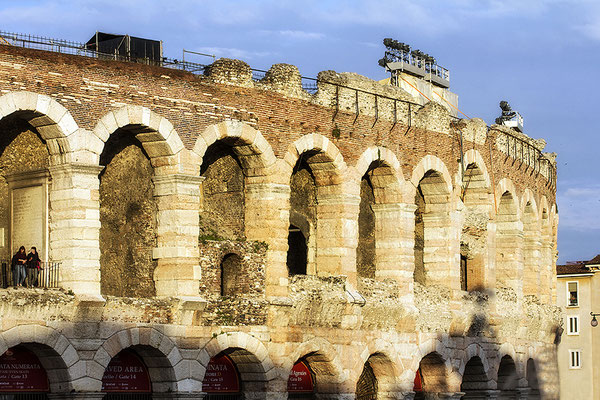 Steine, die Geschichte erzählen / Arena di Verona - © Helga Jaramillo Arenas - Fotografie und Poesie / Juni 2018