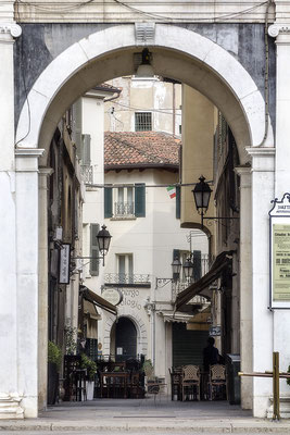 Gastlichkeit / Brescia - Italien - © Helga Jaramillo Arenas - Fotografie und Poesie / Mai 2018