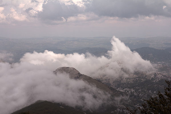 Wolkenberge -  © Helga Jaramillo Arenas - Fotografie und Poesie / September 2022