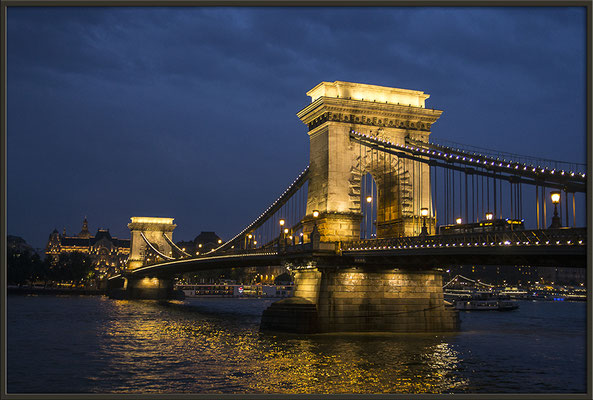 Der Abend an der Donau / Budapest - © Helga Jaramillo Arenas - Fotografie und Poesie / Mai 2017