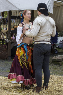 Der Tanz/Mittelalterfest auf der Ronneburg 2017 - © Helga Jaramillo Arenas - Fotografie und Poesie / Oktober 2017
