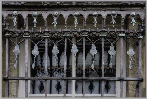 Schöne Fenster - © Helga Jaramillo Arenas - Fotografie und Poesie / Januar 2019