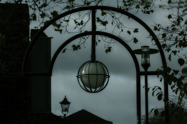 Die drei Lampen (2) - © Helga Jaramillo Arenas - Fotografie und Poesie / November 2017