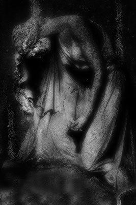 Aufgegeben -  © Helga Jaramillo Arenas - Fotografie und Poesie / Januar 2023