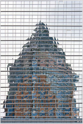 Wenn der Turm in die Häuser fällt (2) - © Helga Jaramillo Arenas - Fotografie und Poesie / März 2015