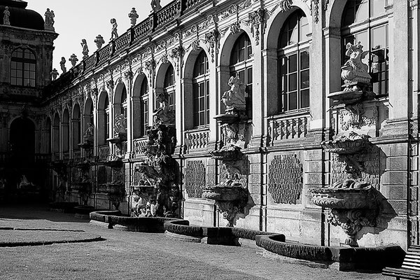 Meisterliche Baukunst (1) / Dresden - © Helga Jaramillo Arenas - Fotografie und Poesie / Mai 2011