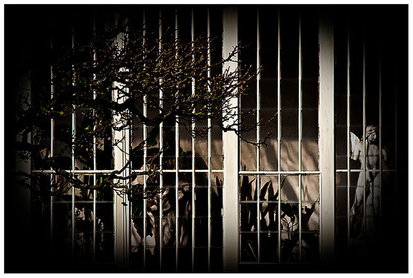 An der Orangerie- © Helga Jaramillo Arenas - Fotografie und Poesie / April 2012
